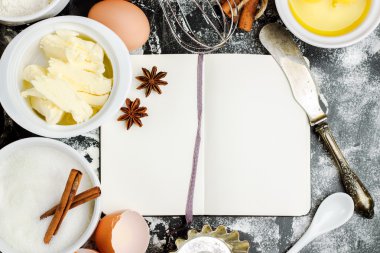 Arka plan şeker, un, yumurta, tereyağı ile pişirme