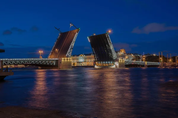 Szentpétervár, a Palace Bridge — Stock Fotó