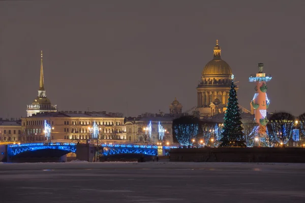 São Petersburgo, Ilha Vasilevsky e Catedral de São Isaac — Fotografia de Stock