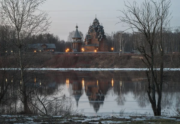 St. Petersburg, Nevsky Waldpark Pokrovsky Pogost — Stockfoto