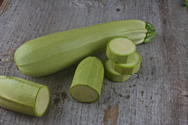 Fresh Green Bio Zucchini Wooden Table Organic Seasonal Vegetables Vegetable — Stock Photo, Image
