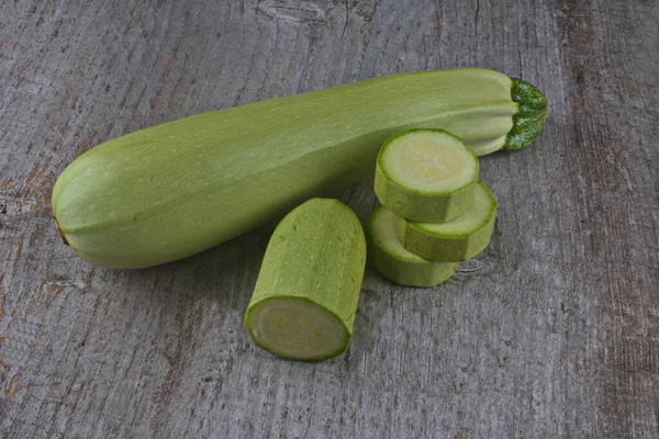 Φρέσκο Πράσινο Bio Κολοκυθάκι Ξύλινο Τραπέζι Βιολογικά Εποχιακά Λαχανικά Λαχανικών — Φωτογραφία Αρχείου