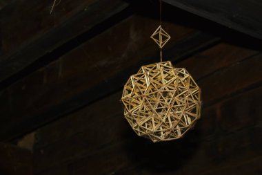 Ukrayna Noel süslemesi, köknar dallarında saman örümcekleri, Ukrayna 'da parlak yeni yıl kutlaması