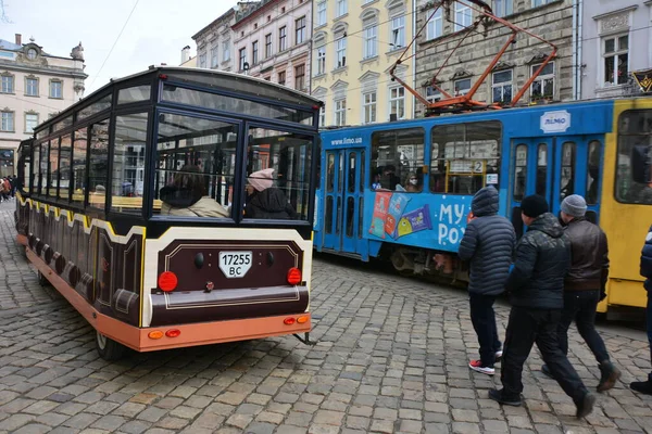 Львів Україна Січня 2021 Року Туристичний Трамвай Головній Площі Львова — стокове фото