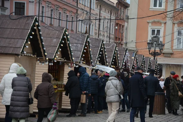 Львов Украина Январь 2021 Красивый Центр Города Деревянные Домики Рынка — стоковое фото