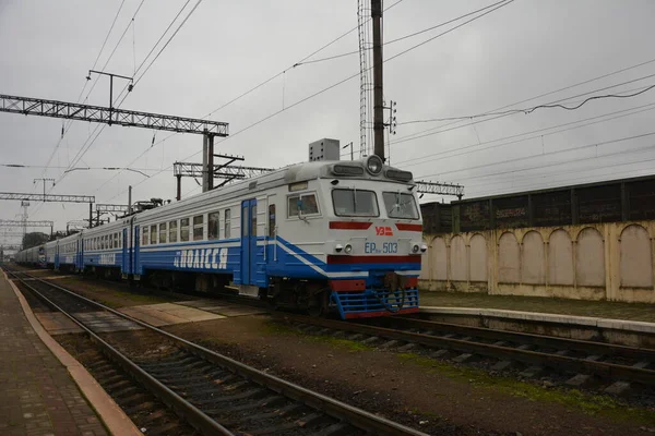 Lviv Ukraine Janvier 2021 Des Passagers Ukrainiens Attendent Train Circulant — Photo