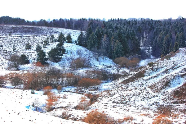 Krásný Výhled Zasněžené Hory Užívám Zimní Dovolenou Čerstvý Sníh Krásném — Stock fotografie