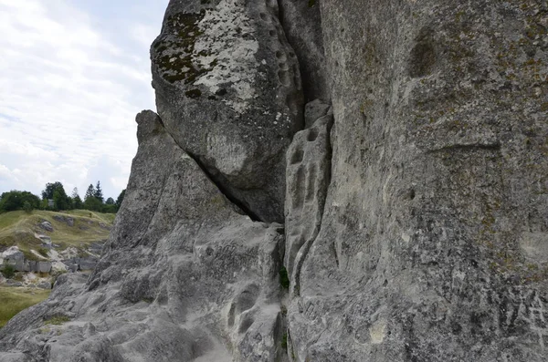 Utsikt Över Pidkamin Inselberg Angränsande Kulle Och Närliggande Antika Kyrkogård — Stockfoto