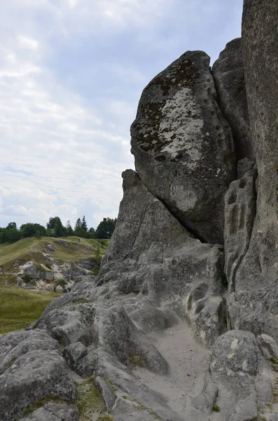 Widok Pidkamin Inselberg Sąsiednim Wzgórzu Pobliżu Starożytnego Cmentarza Obwodzie Brody — Zdjęcie stockowe