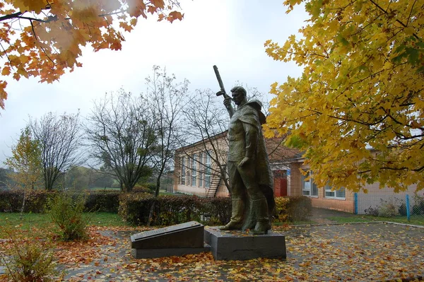 Ντέρμαν Στην Περιοχή Rivne Ουκρανία Νοέμβριος 2020 Άγαλμα Ενός Πολεμιστή — Φωτογραφία Αρχείου