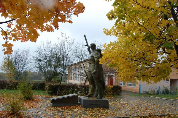 Derman Rivne Ukraine November 2020 Statue Eines Kriegers Mit Einem — Stockfoto
