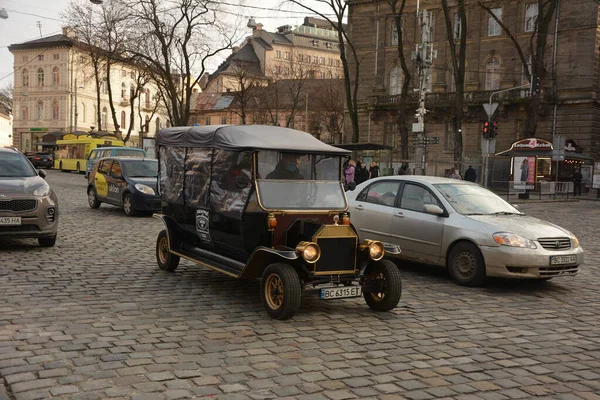 Lviv Ukraine Janvier 2021 Voiture Électrique Rétro Touristique Voiture Électrique — Photo