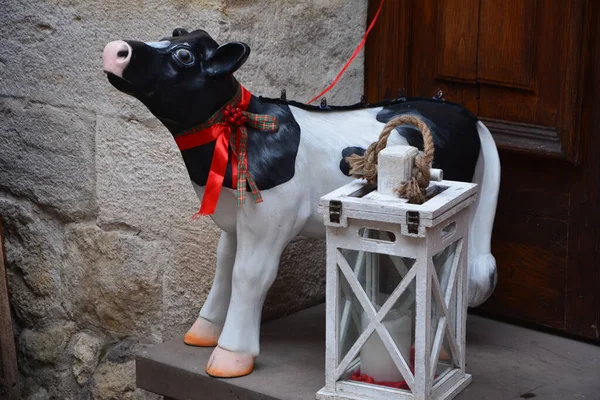Figuras Decorativas Touro Uma Vaca Figura Vidro Touro Com Chifres — Fotografia de Stock