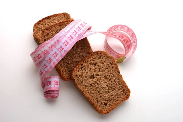 Plasterki Chleba Otręby Miarą Taśmy Idealny Chleb Otręby Odchudzania Przeciw — Zdjęcie stockowe