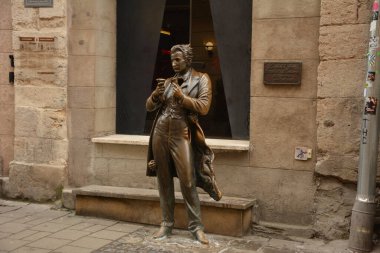 LVIV, UKRAINE - Mayıs 2020: Heykel skandalı Avusturyalı yazar Leopold von Sacher-Masoch.