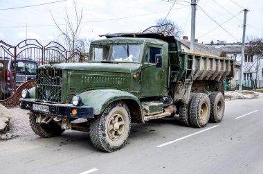 KrAZ-256B (1966), Sovyet Otomotiv Sanayi Serisi. Sovyetler Birliği 'nden eski Sovyet kamyonu Kraz 256.Ağır çiftlik evi..