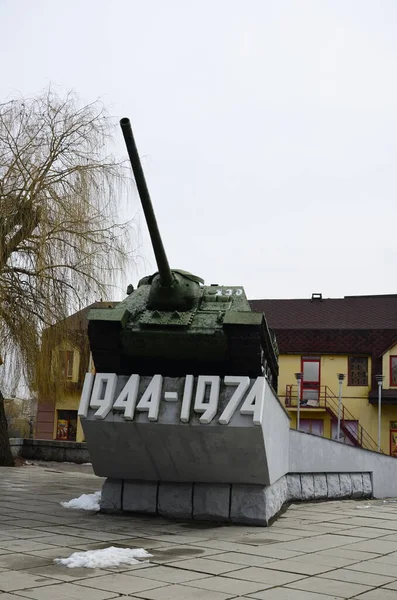 Stad Rivne Oekraïne Maart 2021 Oude Militaire Tank 100 Uit — Stockfoto