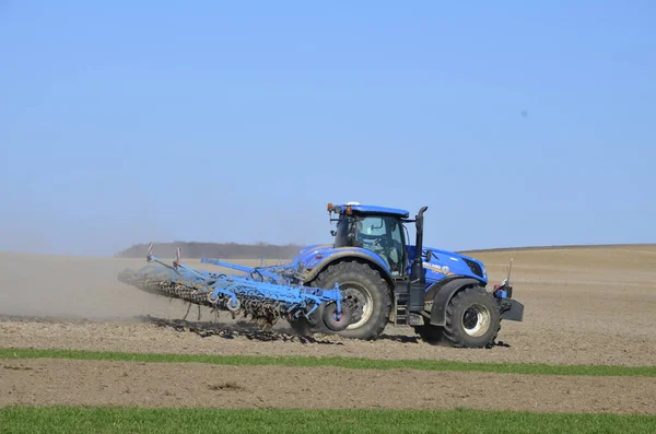 Lviv Oekraïne April 2021 Grote Blauwe Trabig Blauwe Trekker Met — Stockfoto