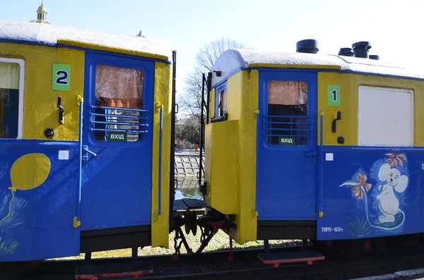 Rivne Ucrania Abril 2021 Los Semáforos Ferroviarios Fondo Locomotora Del — Foto de Stock