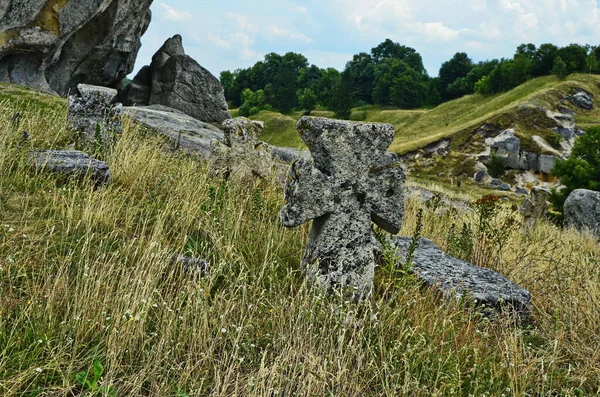 Antigo Cemitério Kozak Com Túmulos Cruzes Pedra Heróis Guerreiros Desconhecidos — Fotografia de Stock