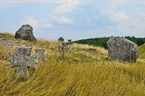 Bohdan Khmelnytsky Isyanının Bilinmeyen Savaşçı Kahramanlarının Mezarları Taş Haçlarıyla Antik — Stok fotoğraf