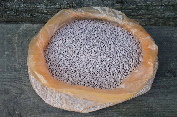 Fertilizer Granules Close Chemical Fertilizer Sack 비료를 자루에 배경에 식물을 — 스톡 사진