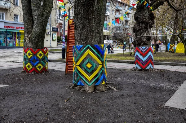 Rivne Ukraine Mai 2021 Bäume Dekoriert Mit Stickereien Der Stadt — Stockfoto