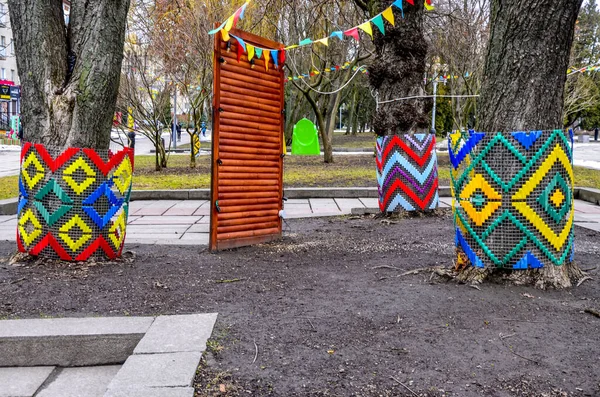 Rivne Ucrânia Maio 2021 Árvores Decoradas Com Bordados Espaço Cidade — Fotografia de Stock