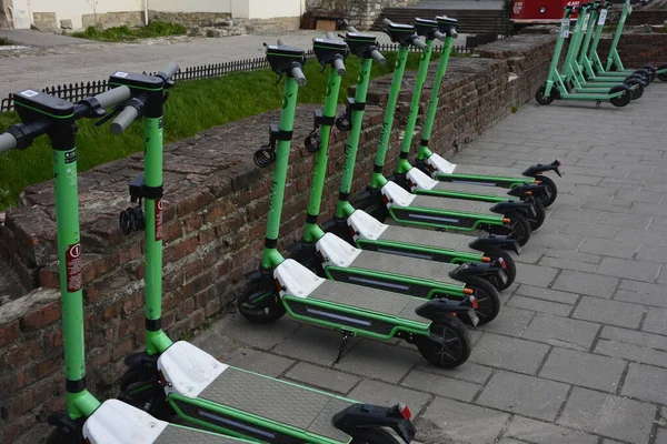 Lviv Oekraïne Mei 2021 Verhuur Elektrische Scooters Straat Van Stad — Stockfoto