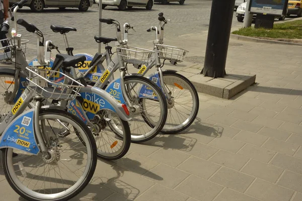 Lviv Ucrania Junio 2021 Alquiler Bicicletas Ciudad Lviv Calle Lychakovskaya — Foto de Stock