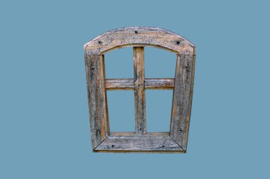 Ahşap bir evin duvarındaki eski ahşap pencere çerçevesi. Geleneksel kırsal mimari, doğal ahşap dokusu, kırsal ve etnik tarz tasarım kavramları için arka plan.