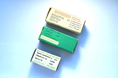 Lviv, Ukrayna. 7 Ocak 2026.Negatif siyah beyaz fotoğraf filmi, SSCB 'den 64, 100 ve 250 ünite hassasiyetle..