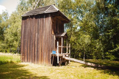 Ukrayna, Pereyaslav-Khmelnitsky, Mayıs 2019. Halk Mimarisi ve Orta Dinyeper 'in Hayatı Müzesi. Rüzgarlı süt, 19. yüzyılın sonu, Vypovzki köyü, Kyiv bölgesi.
