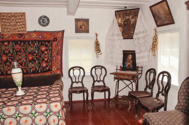 Ukrayna, Pereyaslav-Khmelnitsky, Mayıs 2019. Halk Mimarisi ve Orta Dinyeper 'in Hayatı Müzesi. Rahibin avlusu, Pereyaslav bölgesi, Poltava bölgesi, XIX yüzyılın sonu..