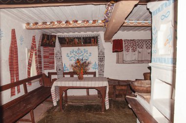 Ukrayna, Pereyaslav-Khmelnitsky, Mayıs 2019. Halk Mimarisi ve Orta Dinyeper 'in Hayatı Müzesi. Polissya Evi, Vabli köyü, Kyiv bölgesi. XIX yüzyılının 2 ve yarısı.