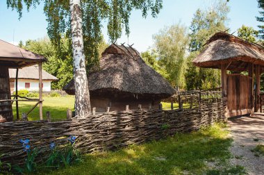 Ukrayna, Pereyaslav-Khmelnitsky, Mayıs 2019. Halk Mimarisi ve Orta Dinyeper 'in Hayatı Müzesi. Rüzgarlı süt, 19. yüzyılın sonu, Vypovzki köyü, Kyiv bölgesi.