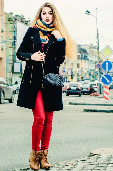 Young Beautiful Blonde Winter Clothes Standing Sidewalk Background City Smiling — Stock Photo, Image