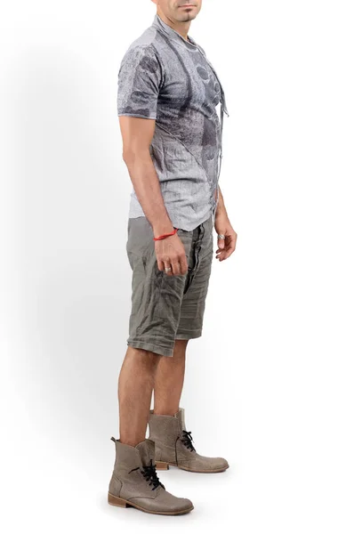 Schöner Mann Posiert Männlich Modell Zeigt Kleidung Und Schuhe Auf — Stockfoto