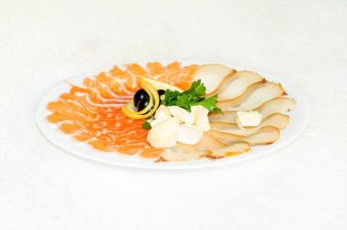 Kırmızı Balık. Pembe Somon Fırın 'daki Fırın Çarşafında Evde Kızartıldı