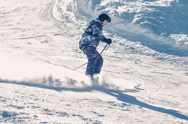 Ski Fond Sur Neige Poudreuse Fraîche — Photo