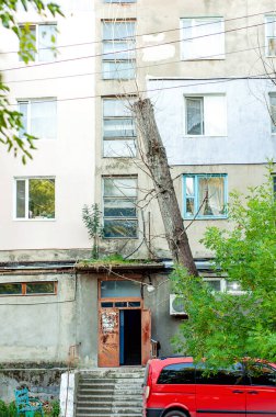 Eski yüksek binalar