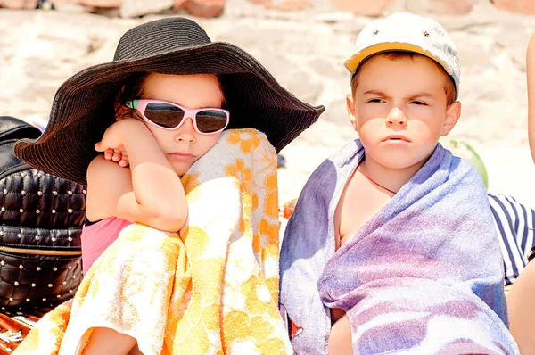 Bambini Dopo Bagno Caldi Sulla Spiaggia — Foto Stock