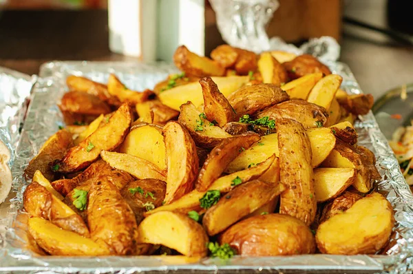 Gedroogde Aardappelen Frietjes Met Kruiden Specerijen — Stockfoto
