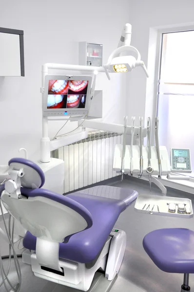 Сучасний інтер'єр стоматологічного кабінету — стокове фото