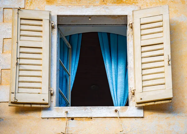 Venster Van Oud Gebouw Montenegro Europa Stadsarchitectuur Details — Stockfoto