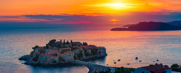 Panorama Sveti Stefan Nära Budva Vacker Sommardag Vid Solnedgången Montenegro — Stockfoto