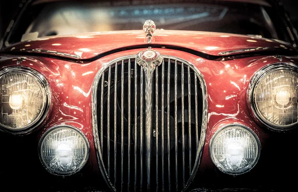 Jaguar coche de motor y adorno de la capucha — Foto de Stock
