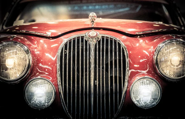 Przednie reflektory i kratki Vintage Jaguar. — Zdjęcie stockowe