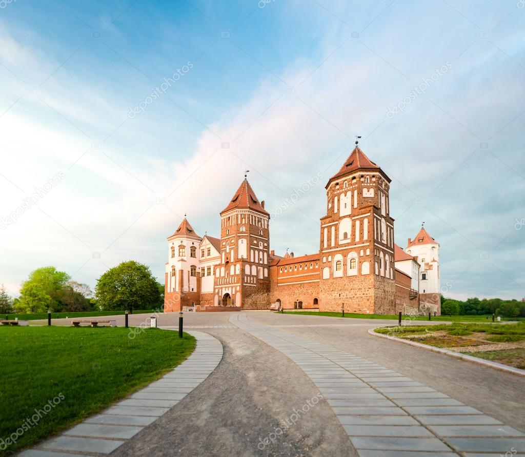 Stone road to Mir castle