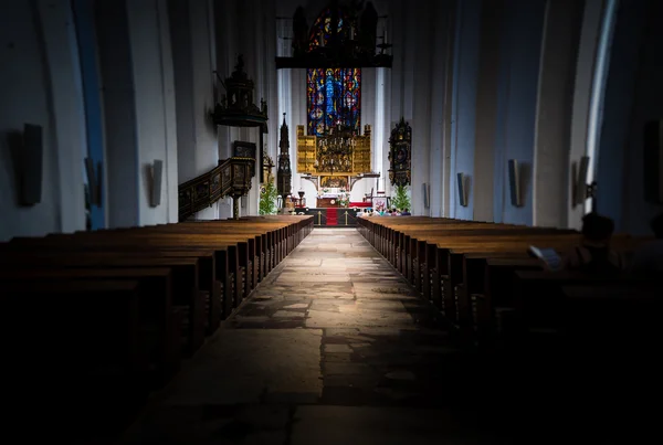 Interiören i gamla kyrkan i Gdansk, Polen, Europa. — Stockfoto